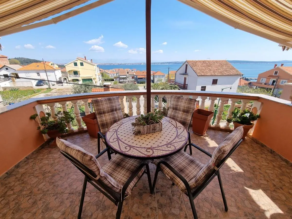 Apartment Isabella Kali 0*,  Croazia